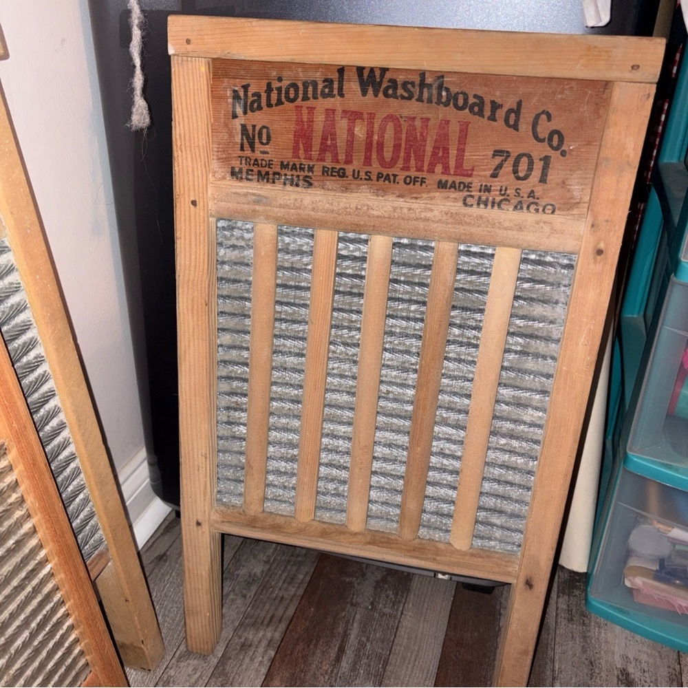 Antique National washboard Co No. 701 - Picture 2 of 4
